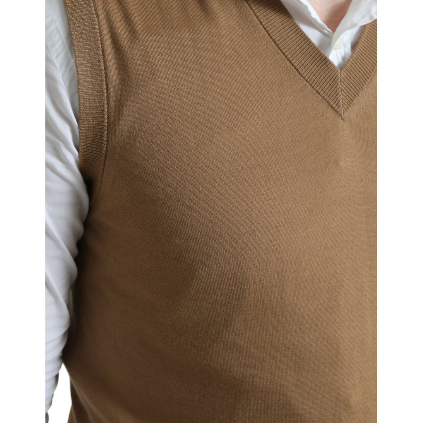 Dolce & Gabbana Elegant Sleeveless V-Neck Wool Sweater Dolce & Gabbana Dim Gray
