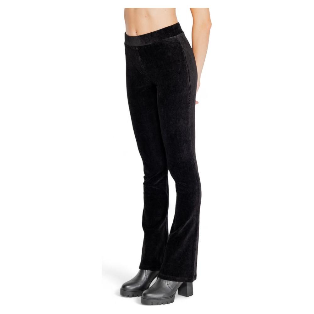 Street One black cotton jeans & pant for women, fall/winter collection, made of 77% cotton, 19% polyester, 4% elastane/lycra.