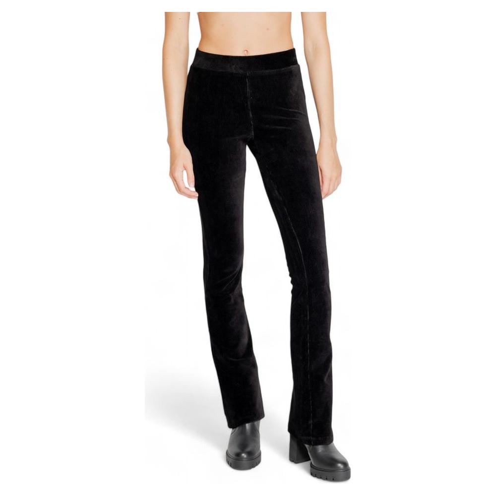 Street One women's black cotton jeans and pants, fall/winter collection, composed of 77% cotton, 19% polyester, 4% elastane.