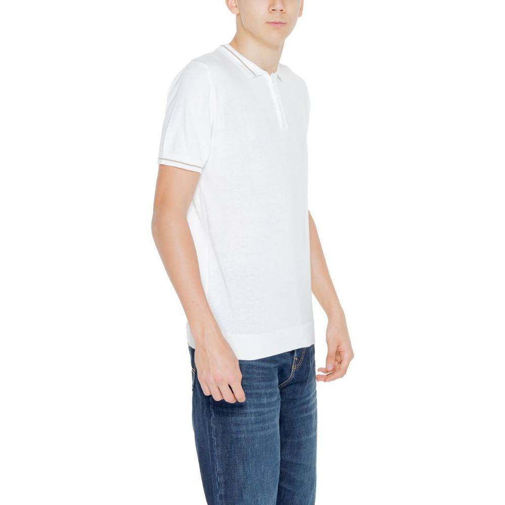 Hamaki-Ho men's white cotton short sleeve t-shirt, spring/summer collection, 100% cotton, shown on model.