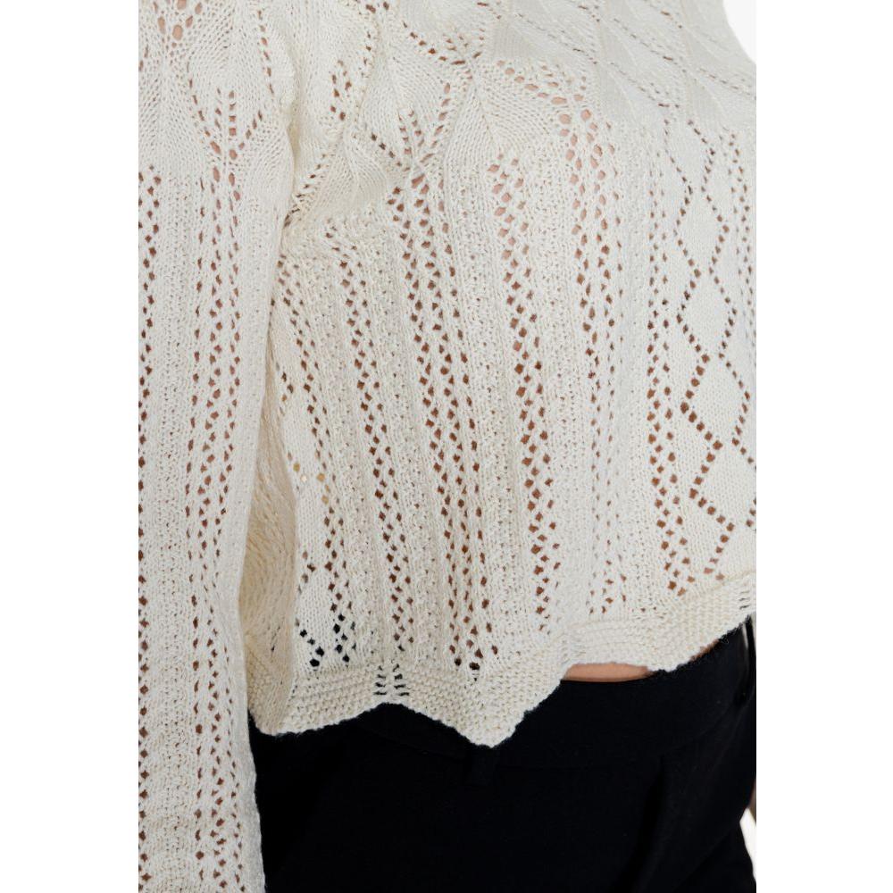 Vero Moda beige cotton women's jersey top with intricate knit pattern from the spring/summer collection.
