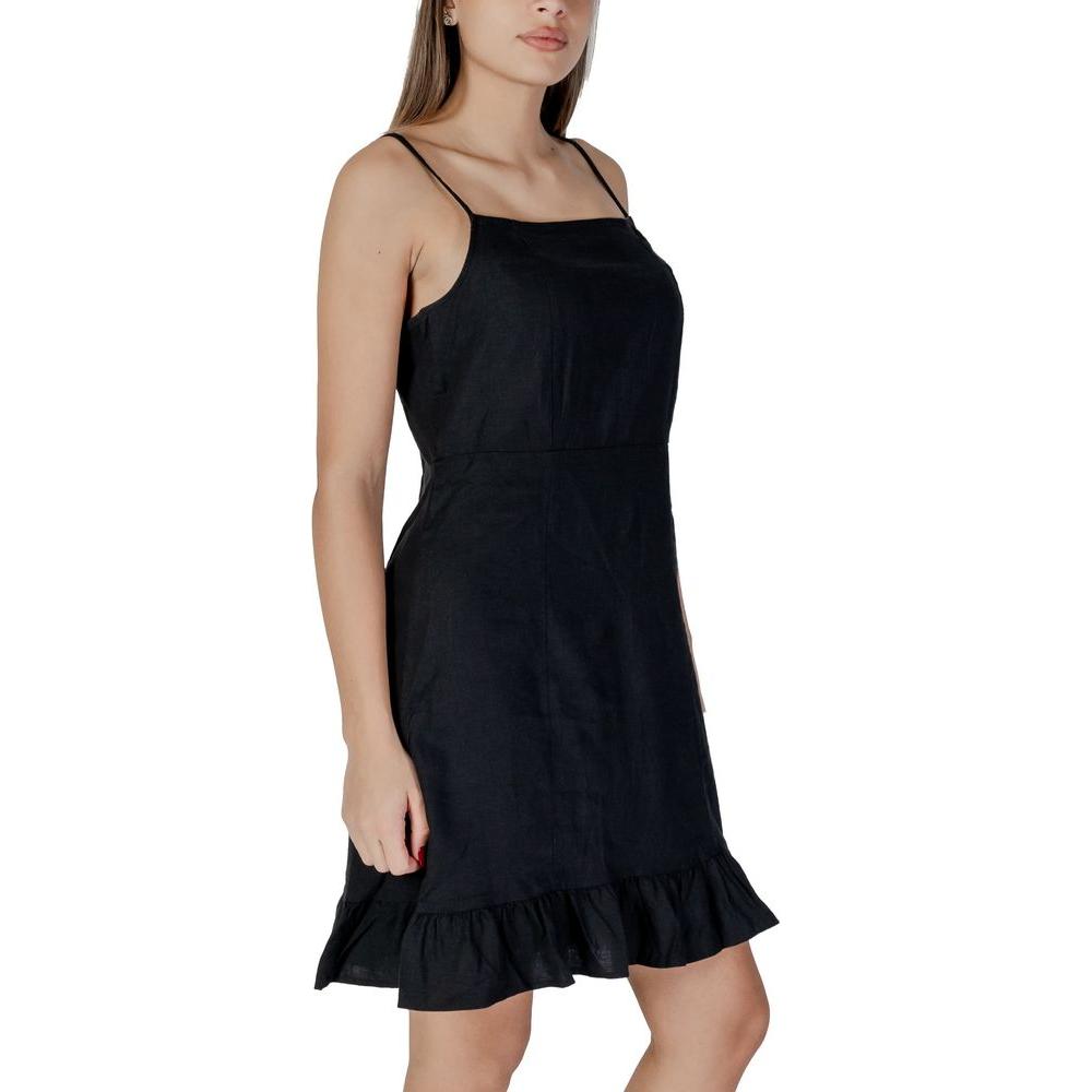 B.Young black linen dress for women, spring/summer collection, 52% linen and 48% viscose, elegant sleeveless design with ruffle hem.
