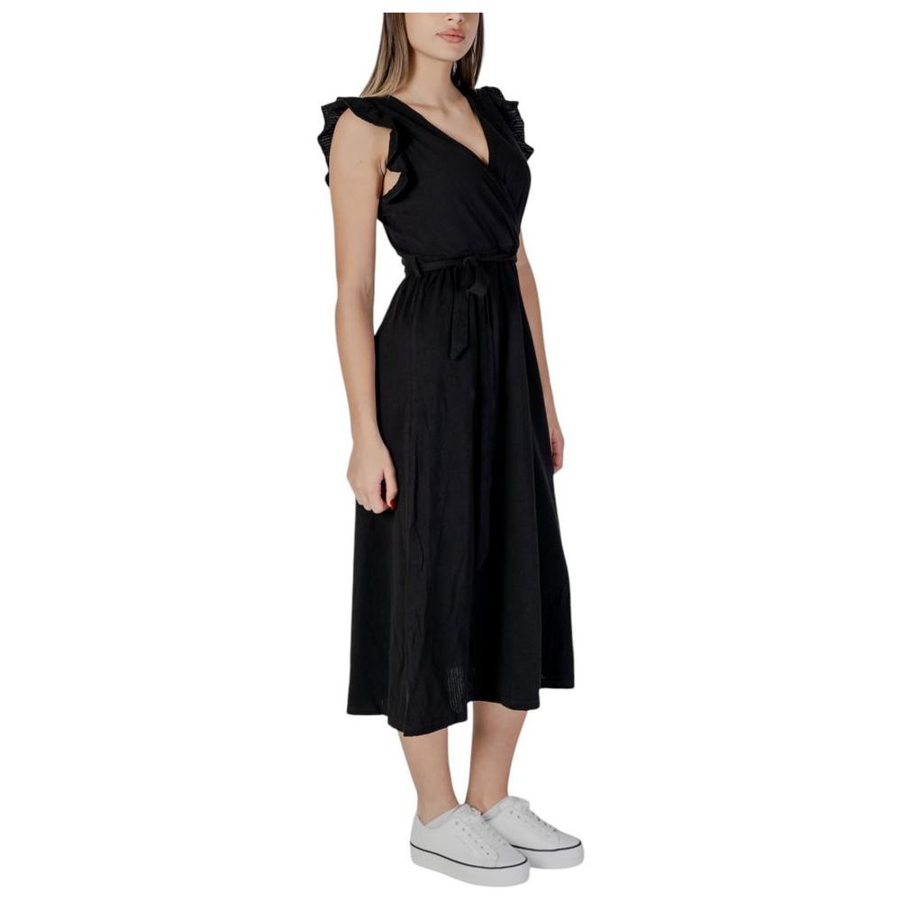 B.Young black cotton dress for women, spring/summer collection, 100% cotton, side view