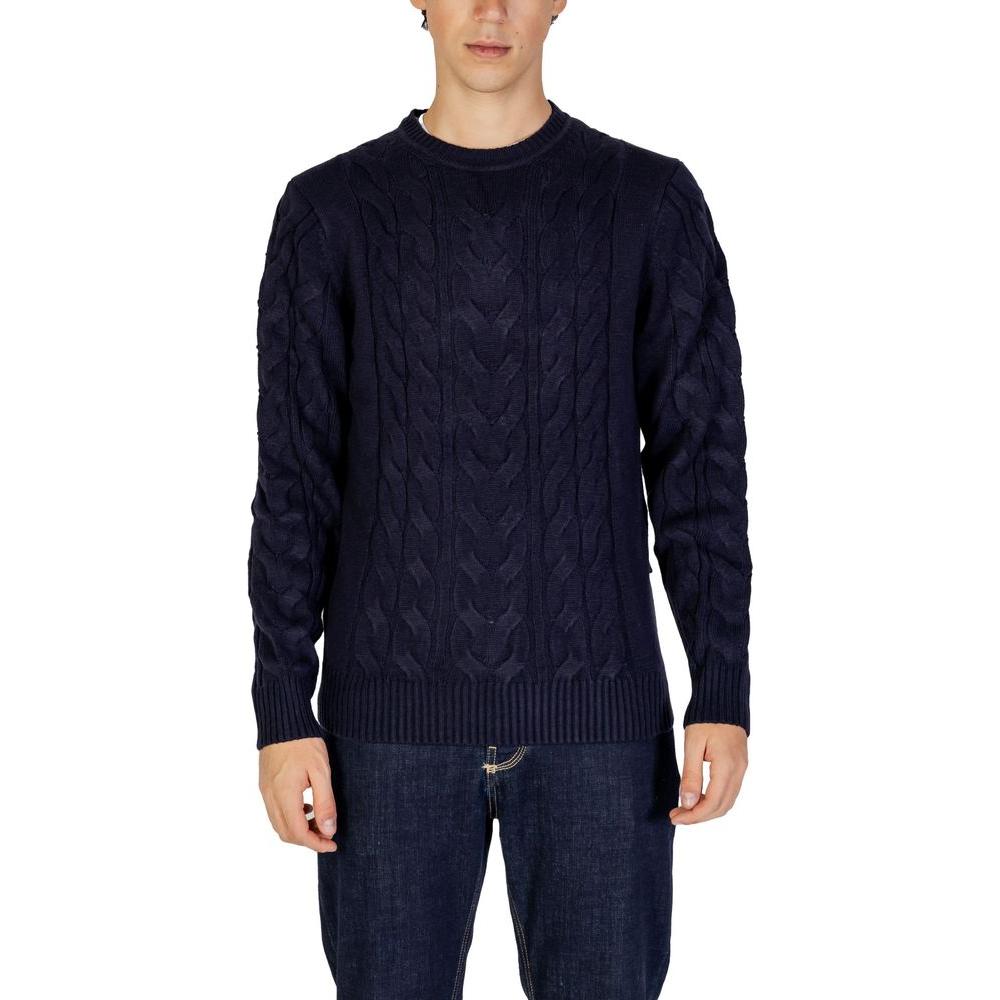 Men's Hamaki-Ho blue acrylic sweater, fall/winter knitwear, 70% acrylic, 30% nylon, cable knit design, modeled wear.