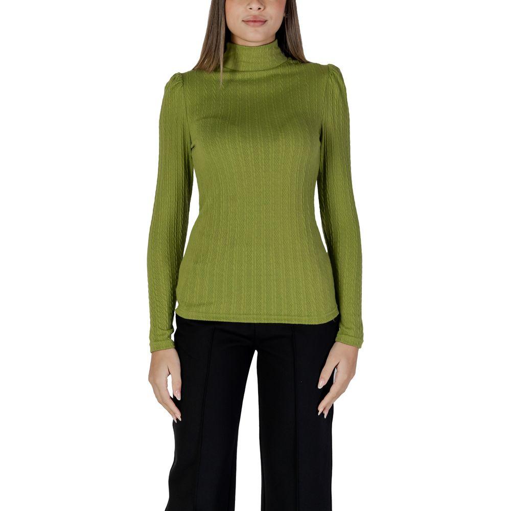 Woman wearing B.Young green polyester long-sleeve turtleneck top, part of fall/winter women's collection, 93% polyester, 7% elastane.