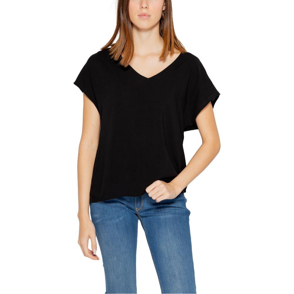 Jacqueline De Yong woman's black viscose T-shirt, perfect for spring/summer collection, featuring a soft and casual design.