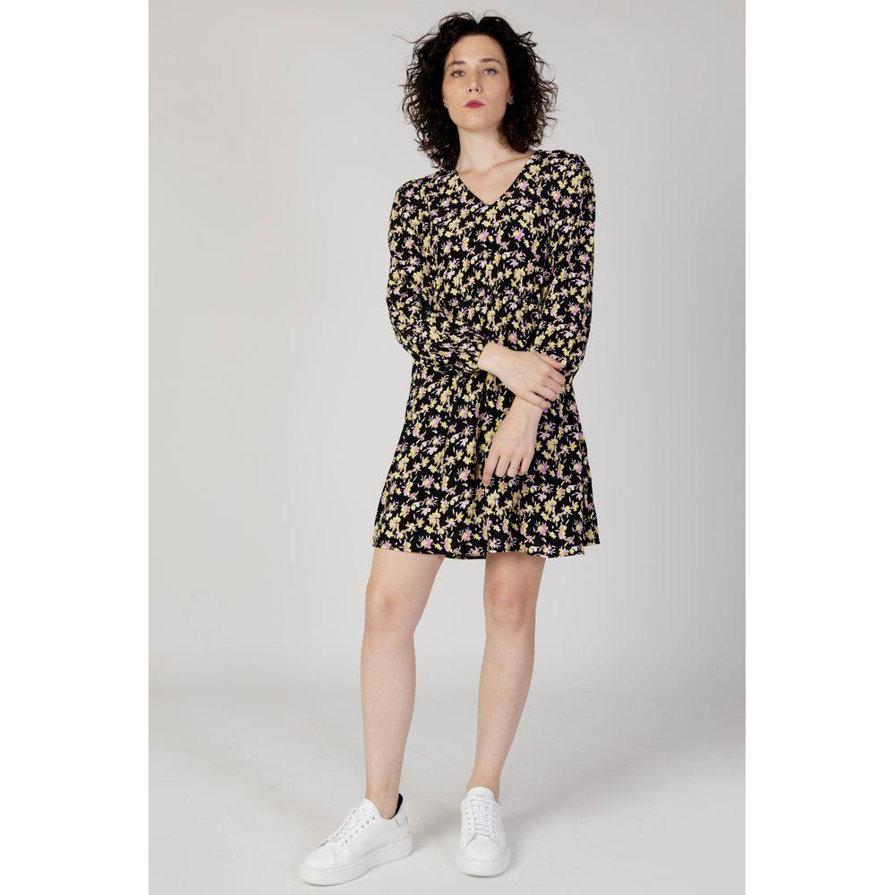 Jacqueline De Yong black viscose short dress for women, perfect for autumn/winter collection, featuring a floral pattern.