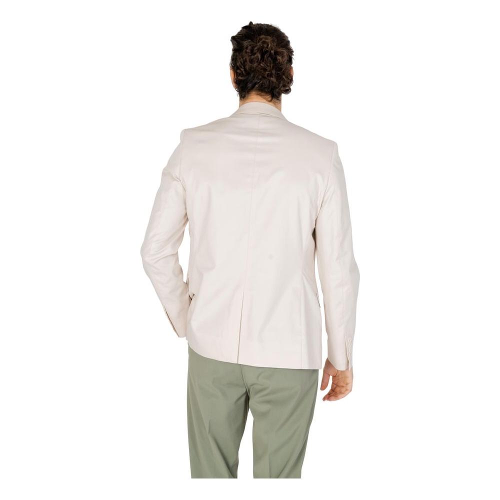 Back view of a man wearing an Antony Morato cream cotton suit jacket, part of the spring/summer collection.