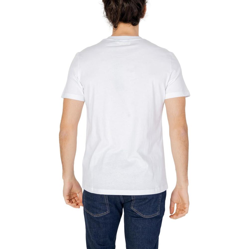 Back view of a man wearing an Antony Morato white cotton T-shirt, part of the spring/summer collection. Casual, stylish, 100% cotton.