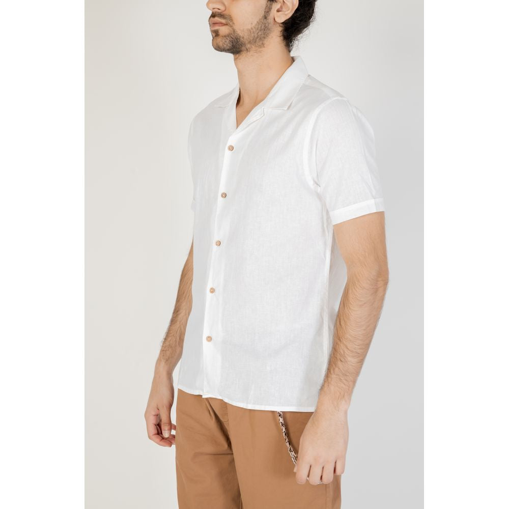 Hamaki-Ho men's short-sleeved white linen shirt for spring/summer, featuring a 55% linen and 45% cotton blend.