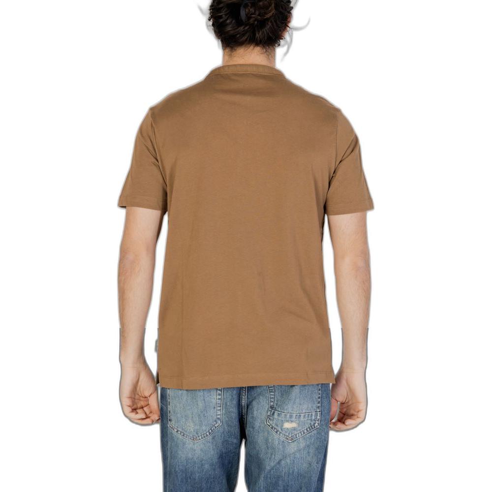 Back view of a Hamaki-Ho gray cotton t-shirt on a man, part of the spring/summer collection, made from 100% cotton.
