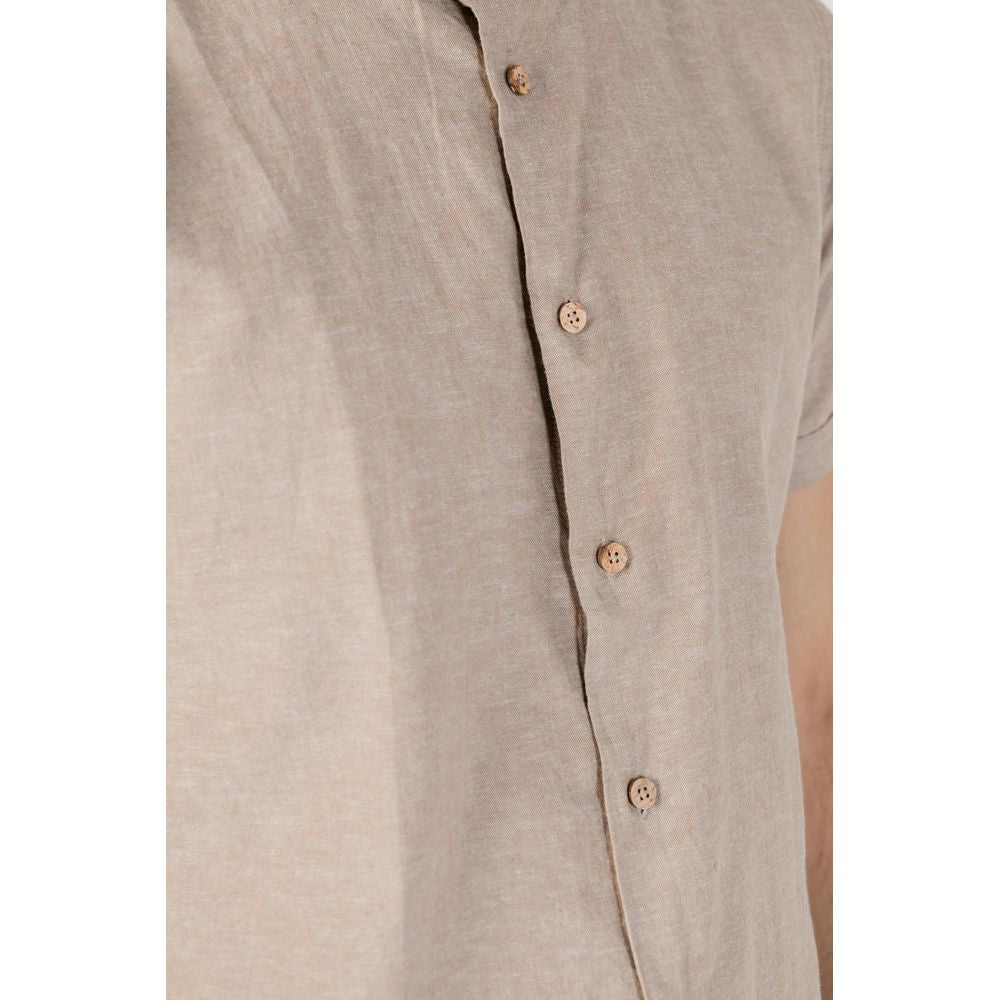 Hamaki-Ho beige linen shirt close-up, men's short-sleeved, spring/summer collection, 55% linen, 45% cotton blend.