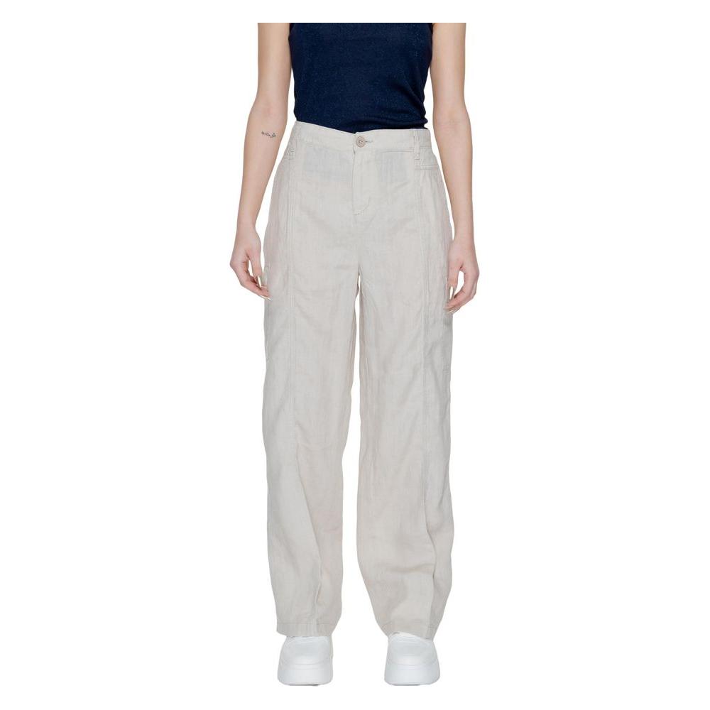 Woman wearing Street One beige linen bootcut pants, perfect for spring/summer collection, made from 100% linen.