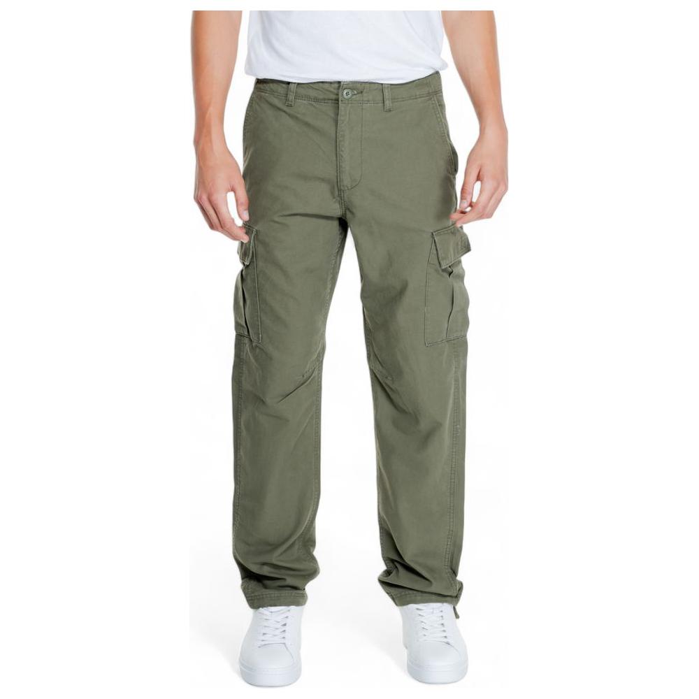 Men's Jack & Jones green cotton cargo pants for fall/winter collection, featuring a relaxed fit and modern design.