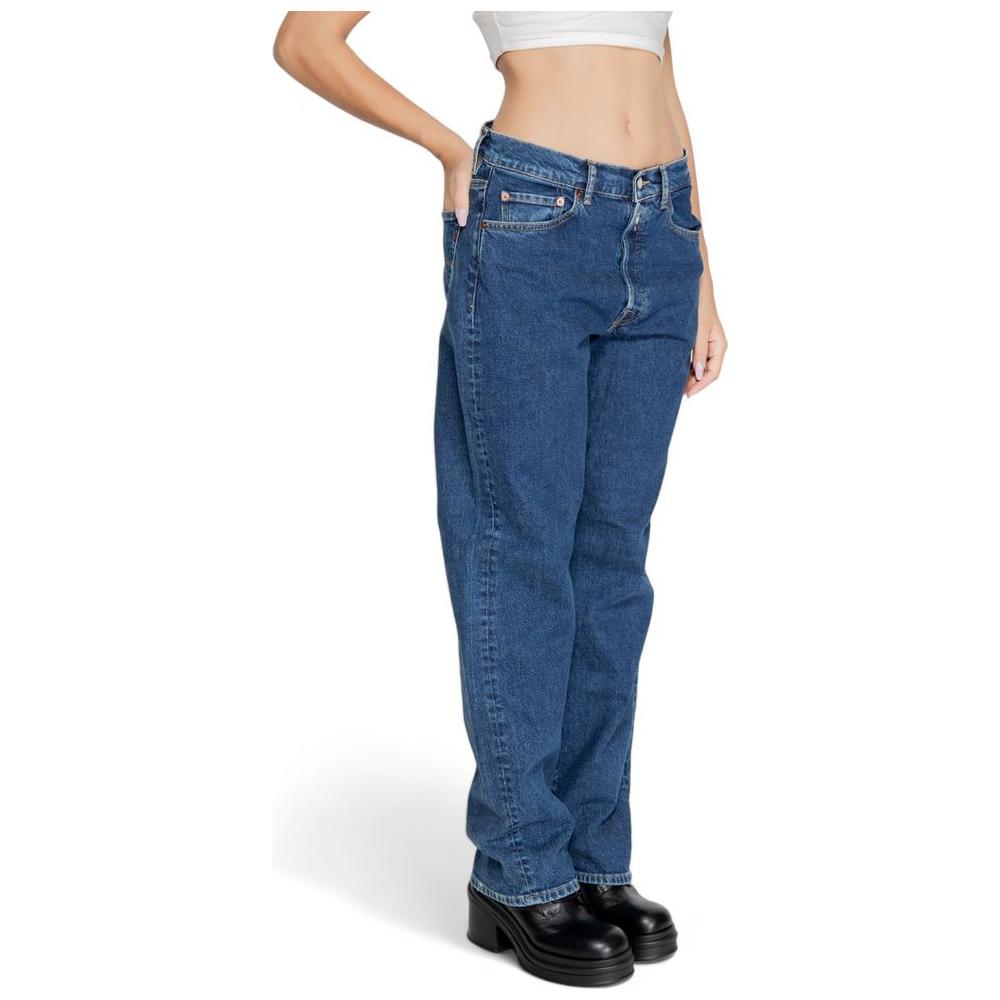 Fashionable Replay blue cotton jeans for women, fall/winter collection, showcasing a mom fit style with regular cut.