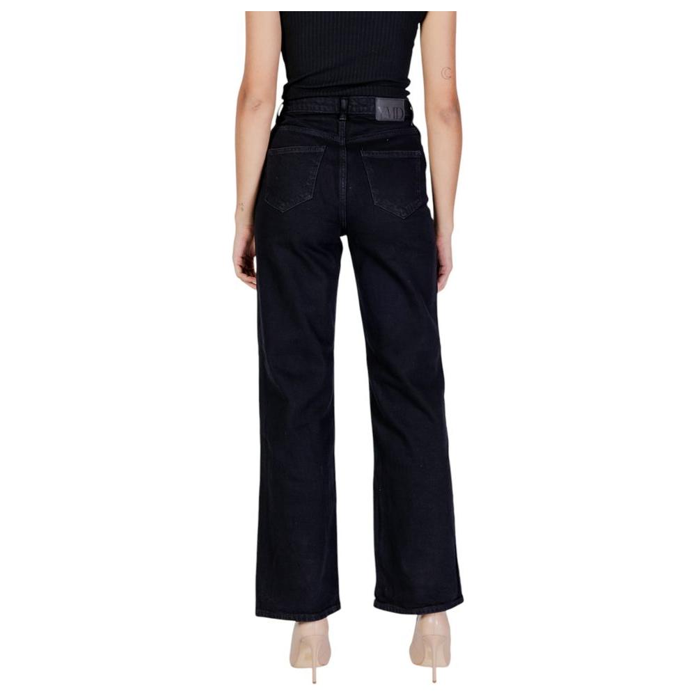 Back view of Vero Moda black cotton jeans for women, part of the fall/winter collection, made with recycled cotton and elastane.