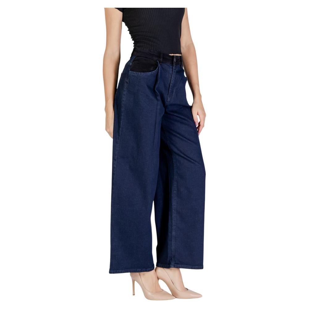 ICHI blue cotton women's fall/winter jeans with 98% cotton, 2% elastane, stylish wide-leg fit for fashion-forward women.
