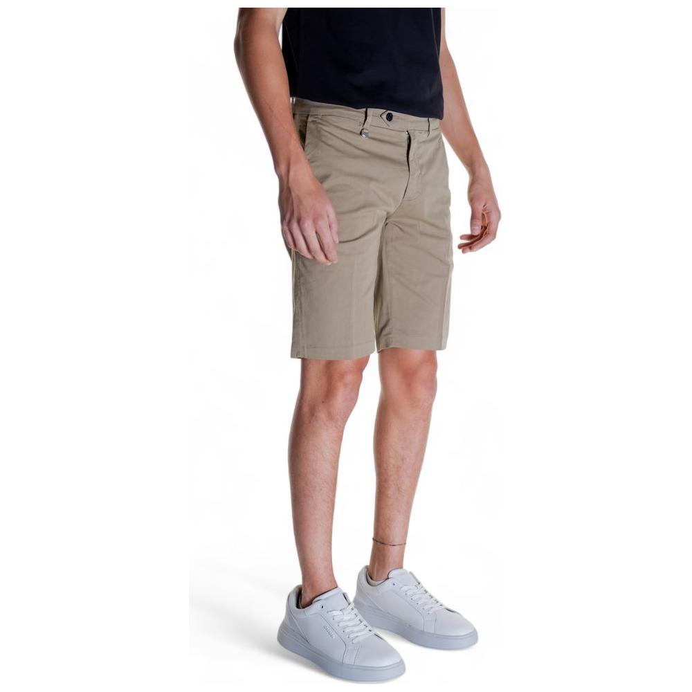 Antony Morato beige cotton shorts, men's Bermuda style with 98% cotton and 2% elastam composition, casual summer wear.