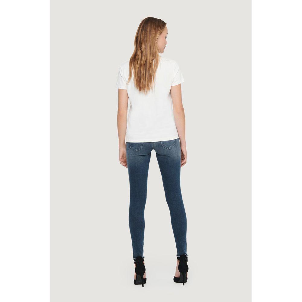 Woman modeling blue skinny jeans, made from cotton and elastane for a comfortable, body-hugging fit, suitable for various occasions.