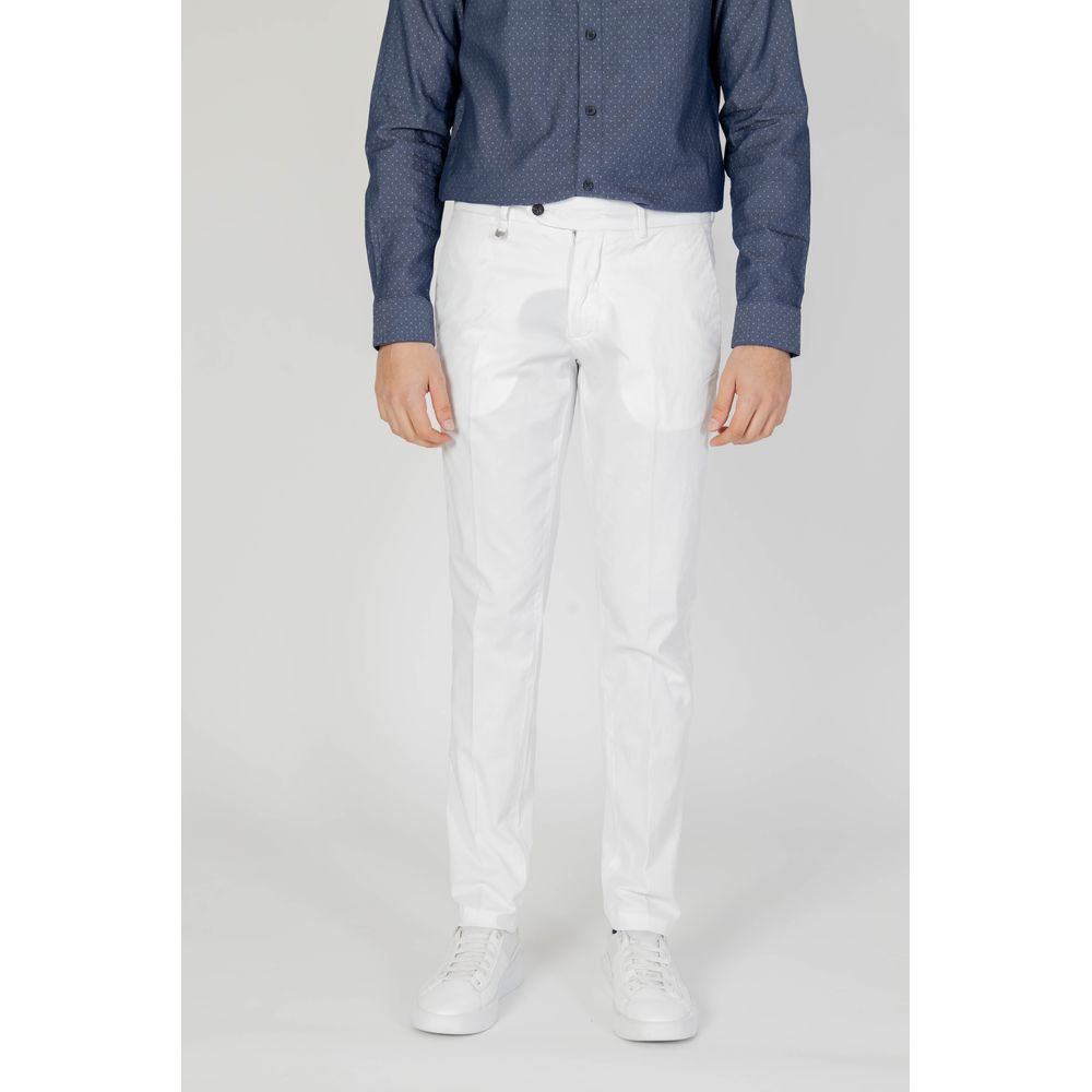Antony Morato cream cotton skinny pants for men, spring/summer collection, featuring 98% cotton and 2% elastane.
