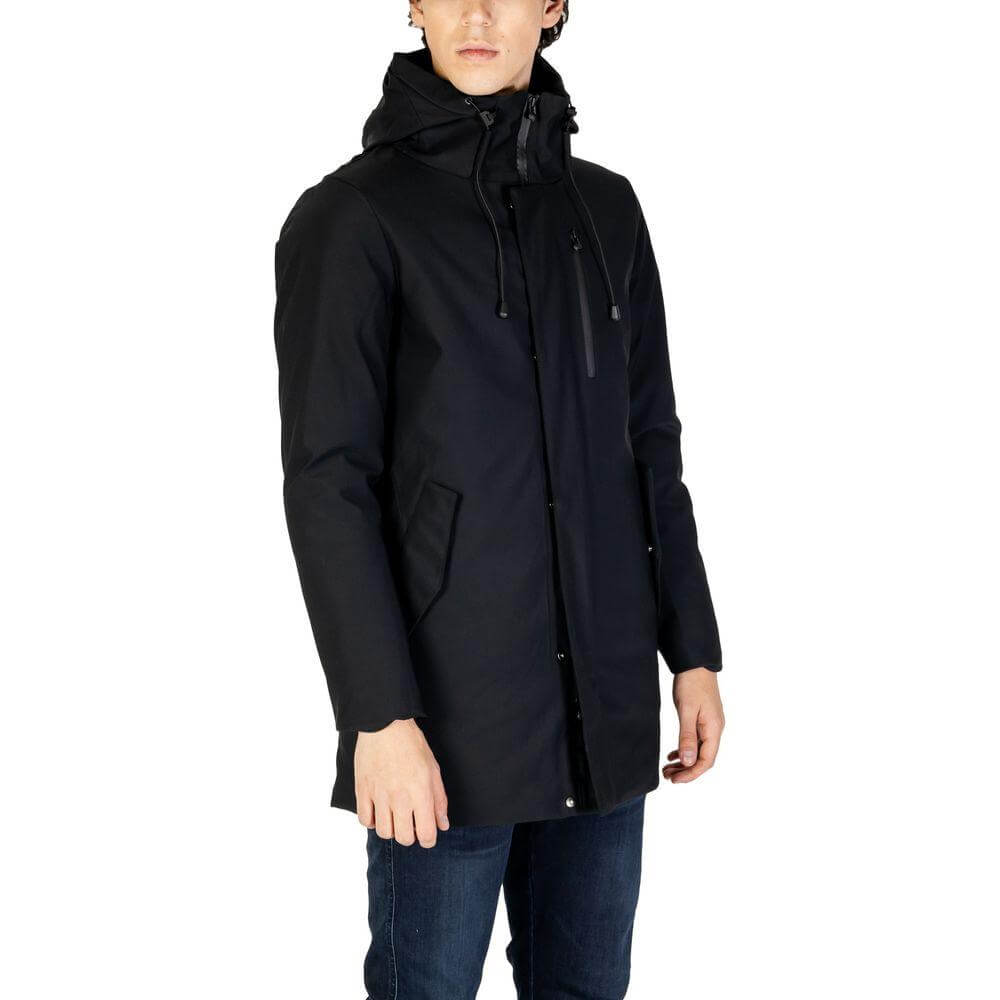 Hydra Clothing black nylon jacket for men, fall/winter collection, featuring hooded design, 78% nylon, 22% polyester composition.