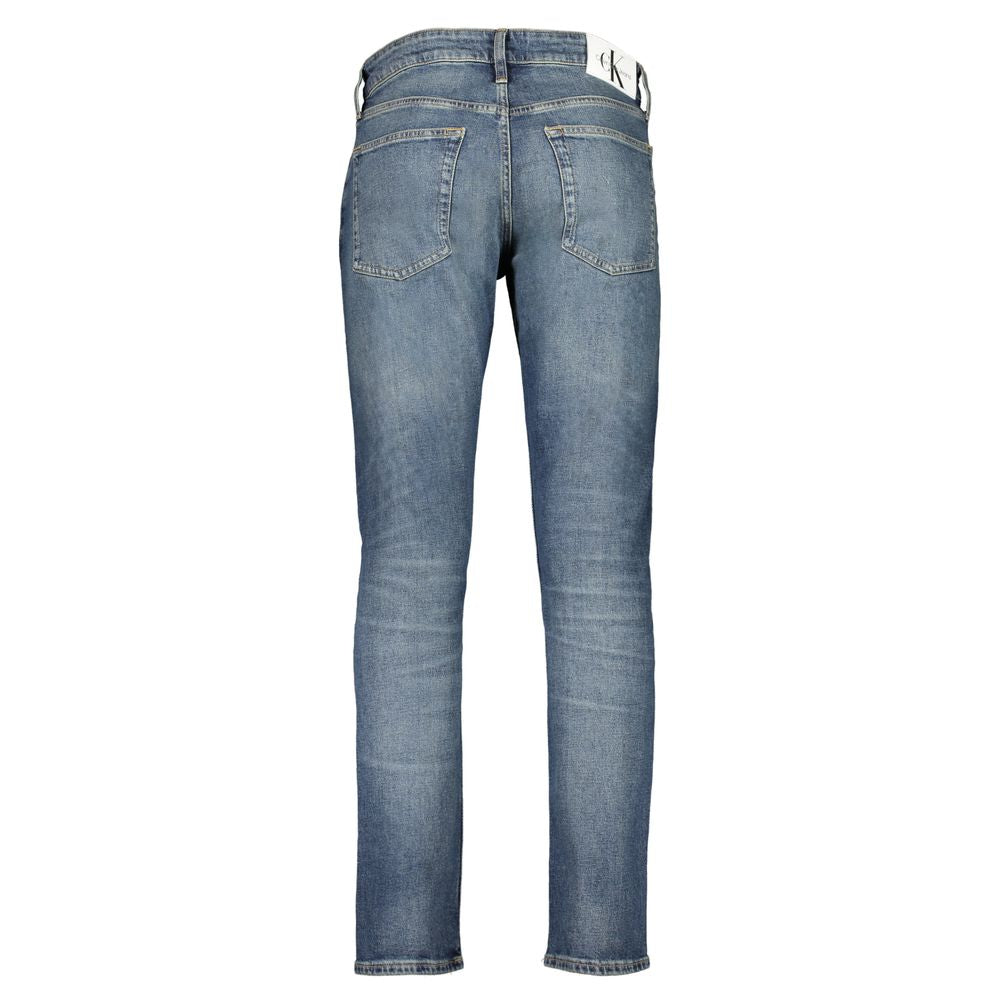 Calvin Klein slim fit blue jeans with 5 pockets, washed effect, button and zip closure, made with 20% recycled cotton.