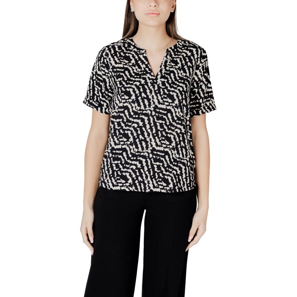 Model wearing Street One black viscose shirt with V-neck and turn-up sleeves, perfect for casual and evening outings.