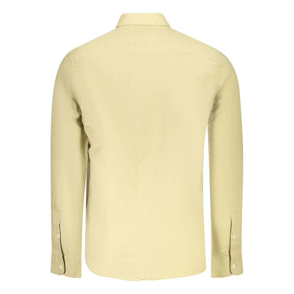 Back view of Timberland beige cotton men's shirt with long sleeves, button cuffs, and a classic collar, showcasing casual elegance.