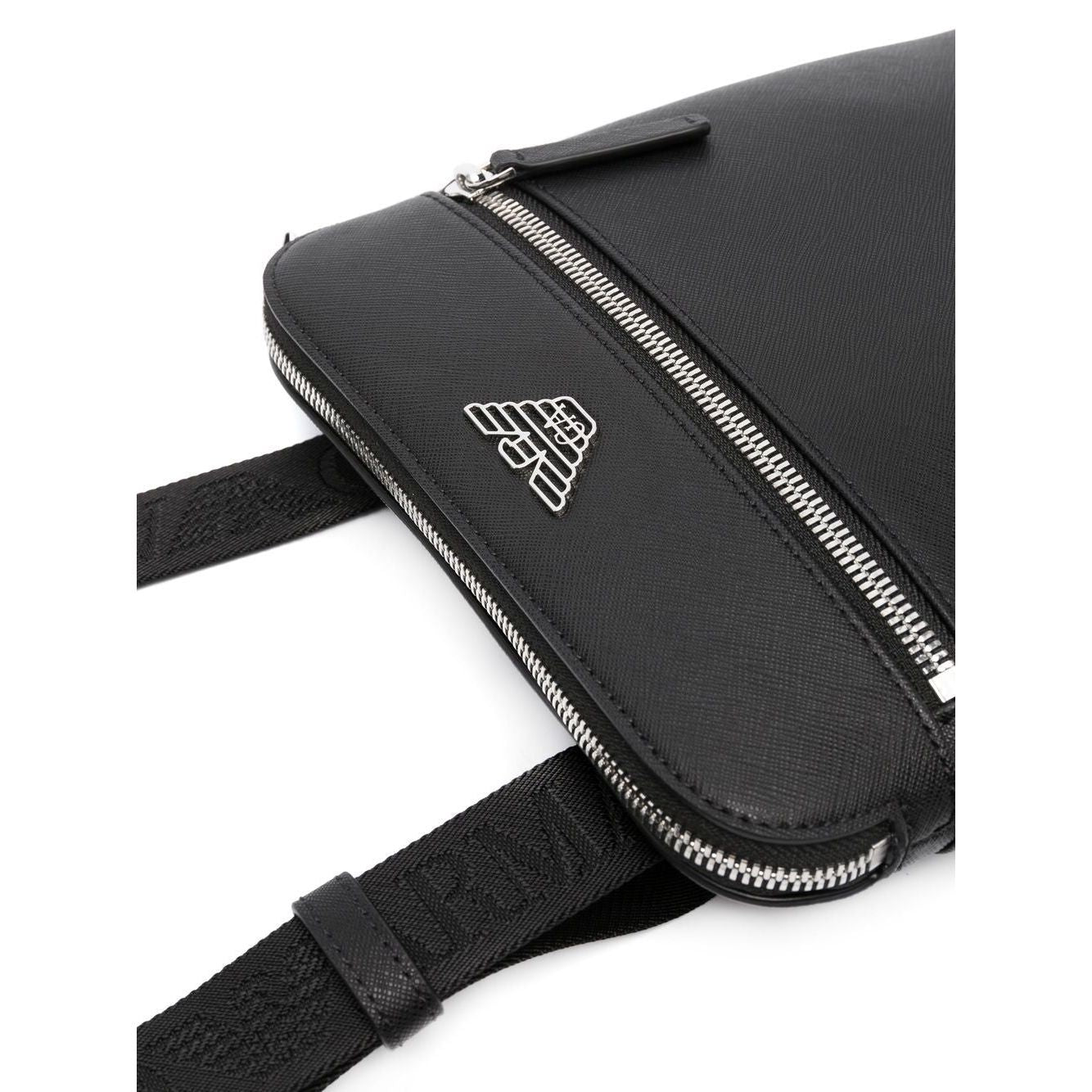 Front view with bag zipped and handles upright.