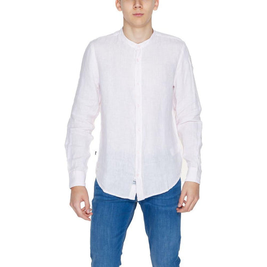Blauer multicolor linen men’s long-sleeved shirt, ideal for spring and summer, made from 100% linen. Model wearing white version.