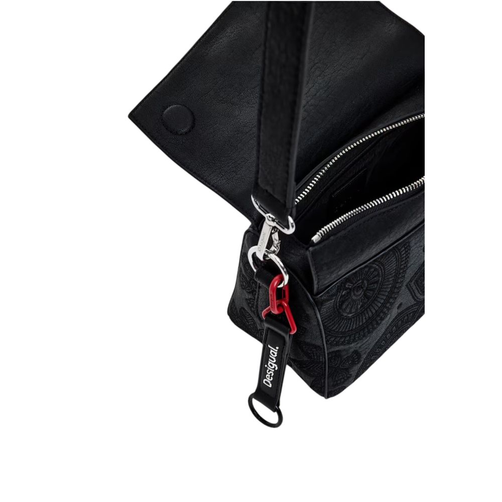 Front view with bag zipped and handles upright.