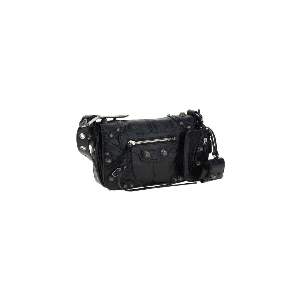 Front view with bag zipped and handles upright.
