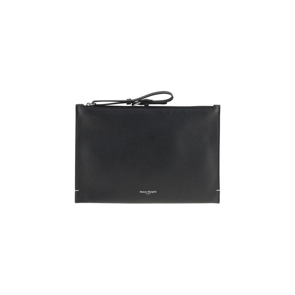 Front view with bag zipped and handles upright.
