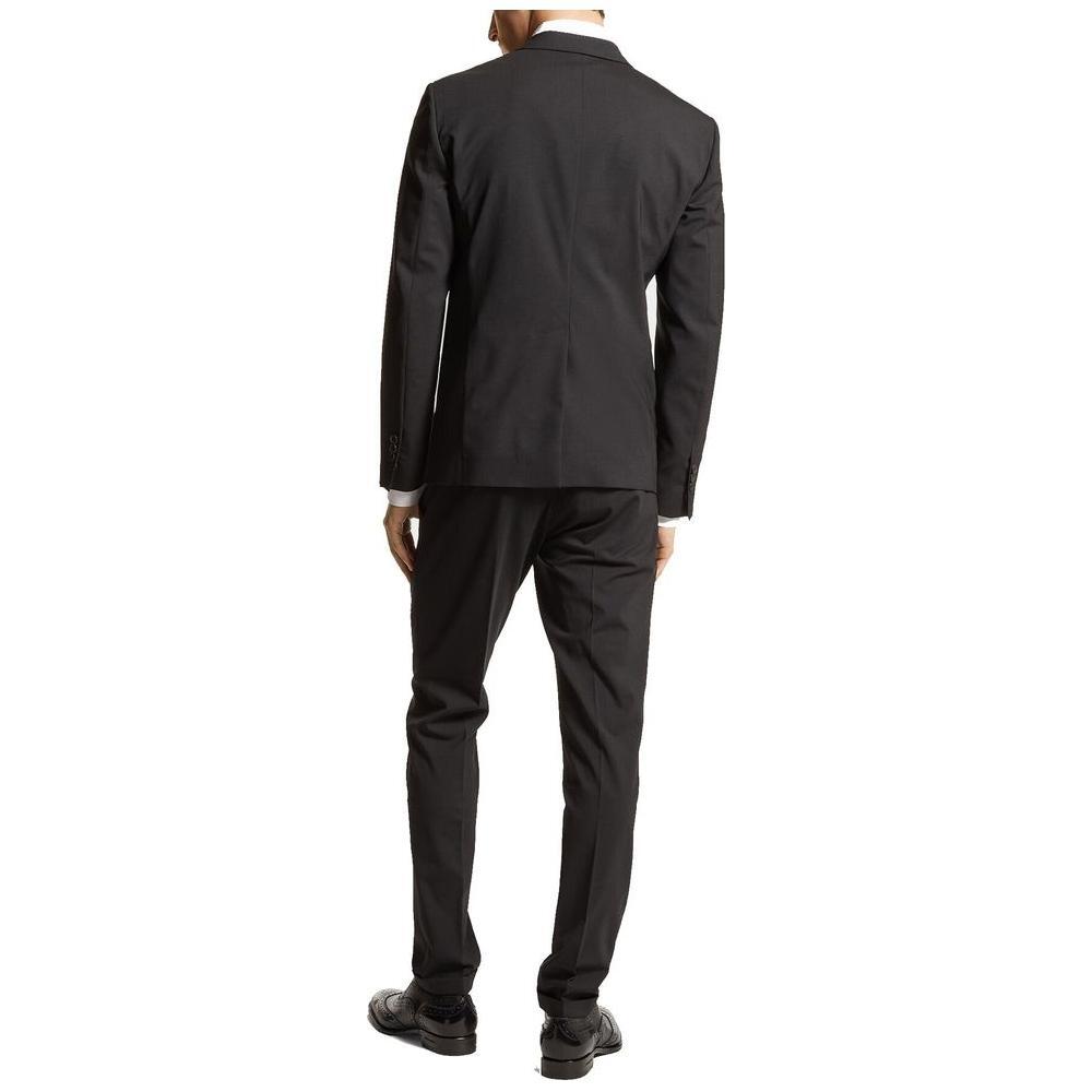 Front view with bag zipped and handles upright.